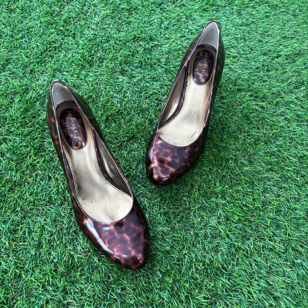 Anne Klein Size 7.5 Maroon 3 Inch High Heels
